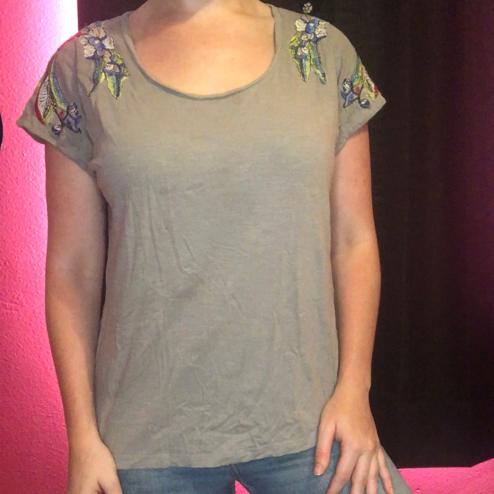 Gray floral t-shirt